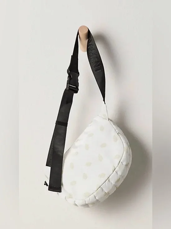 FP Movement Quilted Print Sling Bagš„ Fluries Sprinkle- Rare! š„ NEW with Tags! - Picture 10 of 16